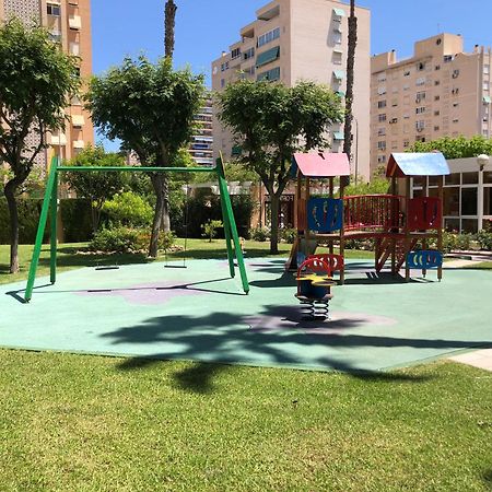 Precioso Apartamento En Urbanizacion Junto Al Mar. Alicante Esterno foto
