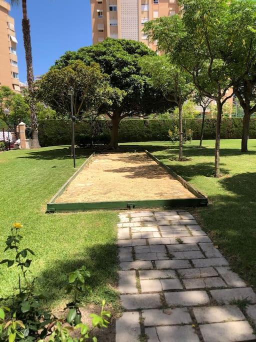 Precioso Apartamento En Urbanizacion Junto Al Mar. Alicante Esterno foto
