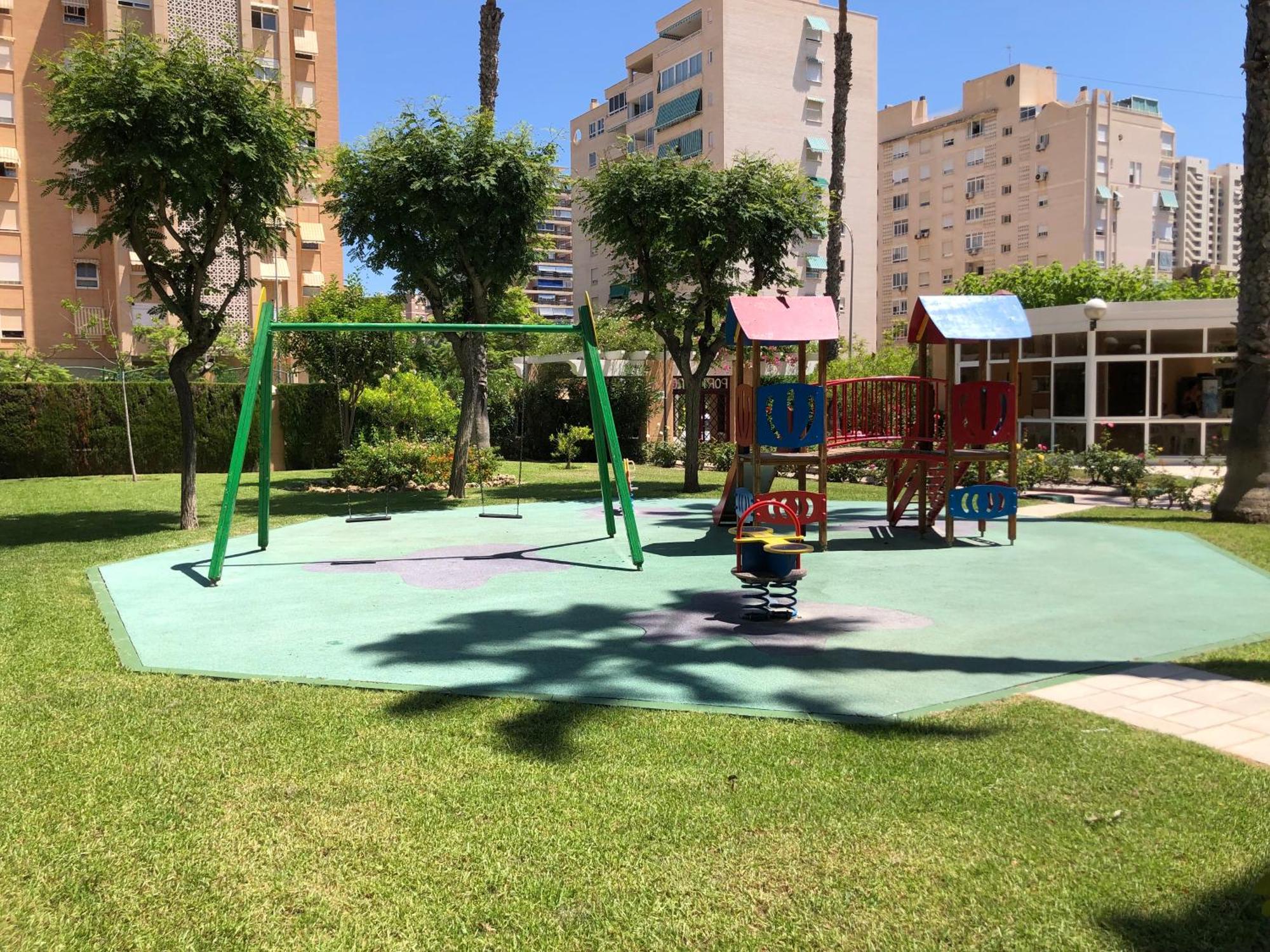 Precioso Apartamento En Urbanizacion Junto Al Mar. Alicante Esterno foto