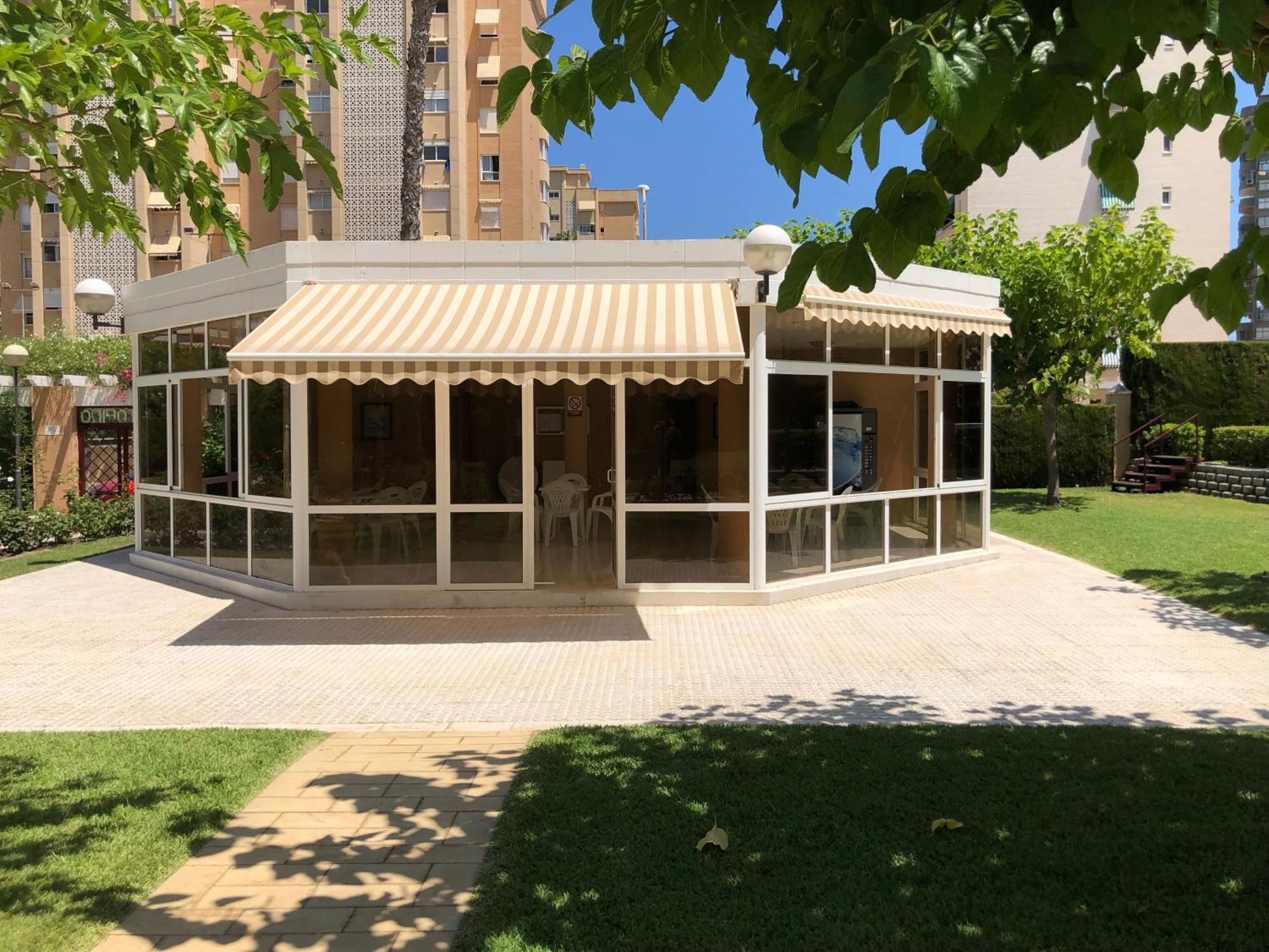 Precioso Apartamento En Urbanizacion Junto Al Mar. Alicante Esterno foto